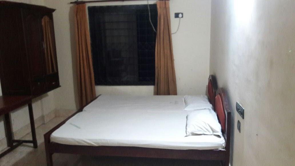 Guruvāyūr Poonthanam Guest House מראה חיצוני תמונה
